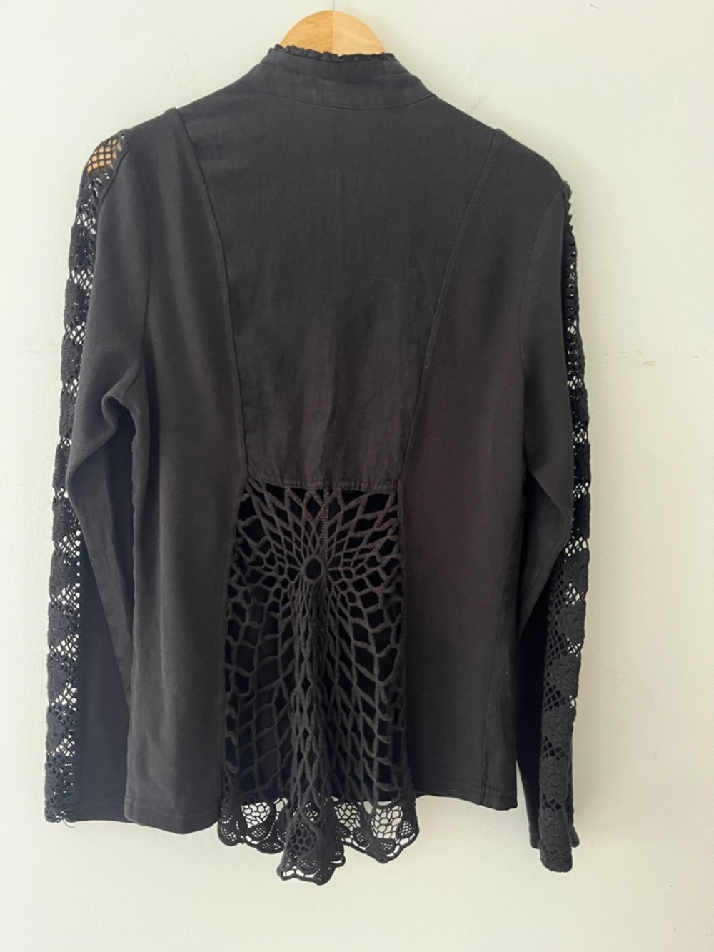 XCVI Black Birch Jacket with Crochet Sleeve Panels size large boho linen - Picture 3 of 6